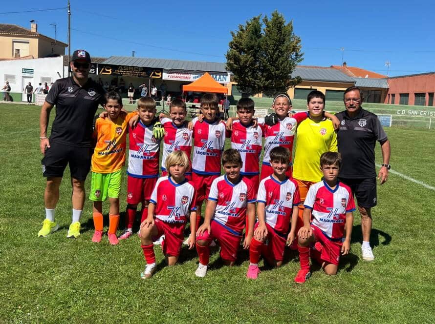 Equipos alevines participantes en el IX Trofeo Fútbol 7 CGB en San Cristóbal de Entreviñas.